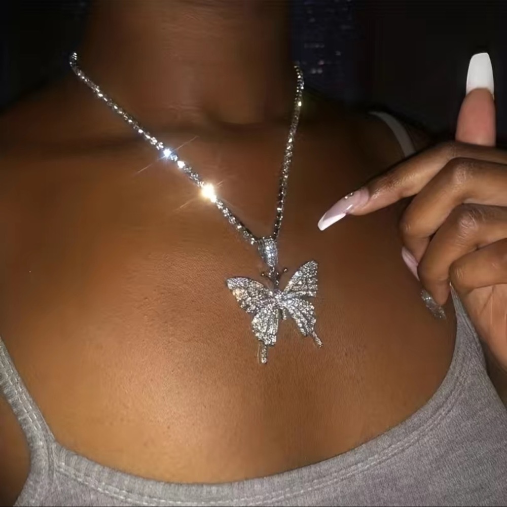 💎✨ Shiny Exquisite Rhinestones Butterfly Chain Necklace